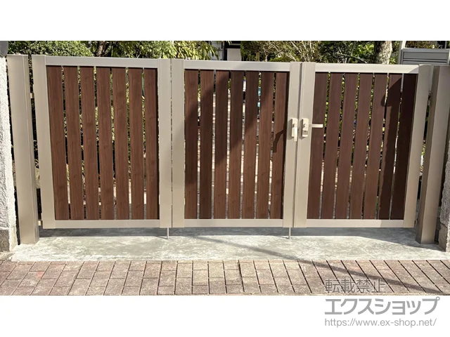 千葉県南房総市の四国化成のカーゲート 開き門扉AB ウッディTS2型 3枚折戸 施工例