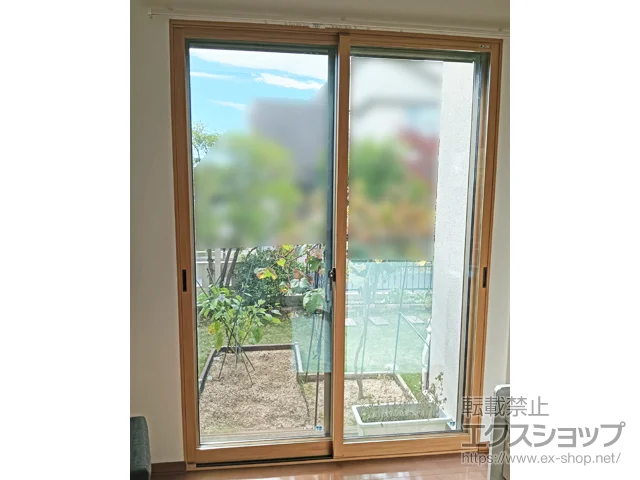 埼玉県三郷市の四国化成のカーゲート インプラス 引違い窓 2枚建 施工例