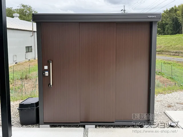 奈良県奈良市の四国化成のカーゲート ブラックエルモ 積雪型 2213×1863×2119 LMDS-2218-BK-CW 施工例