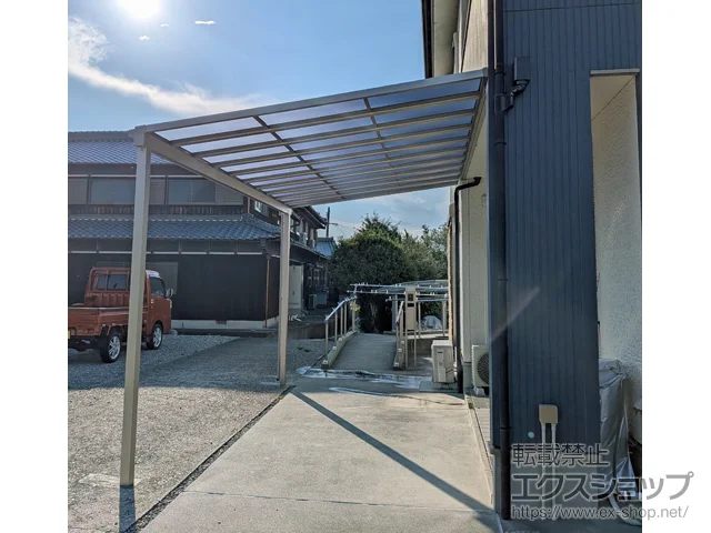 兵庫県三木市の四国化成のカーゲート ソラリア F型 テラスタイプ 単体 積雪～20cm対応 施工例