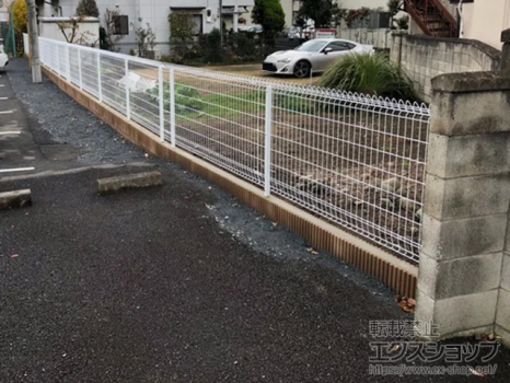 ���E